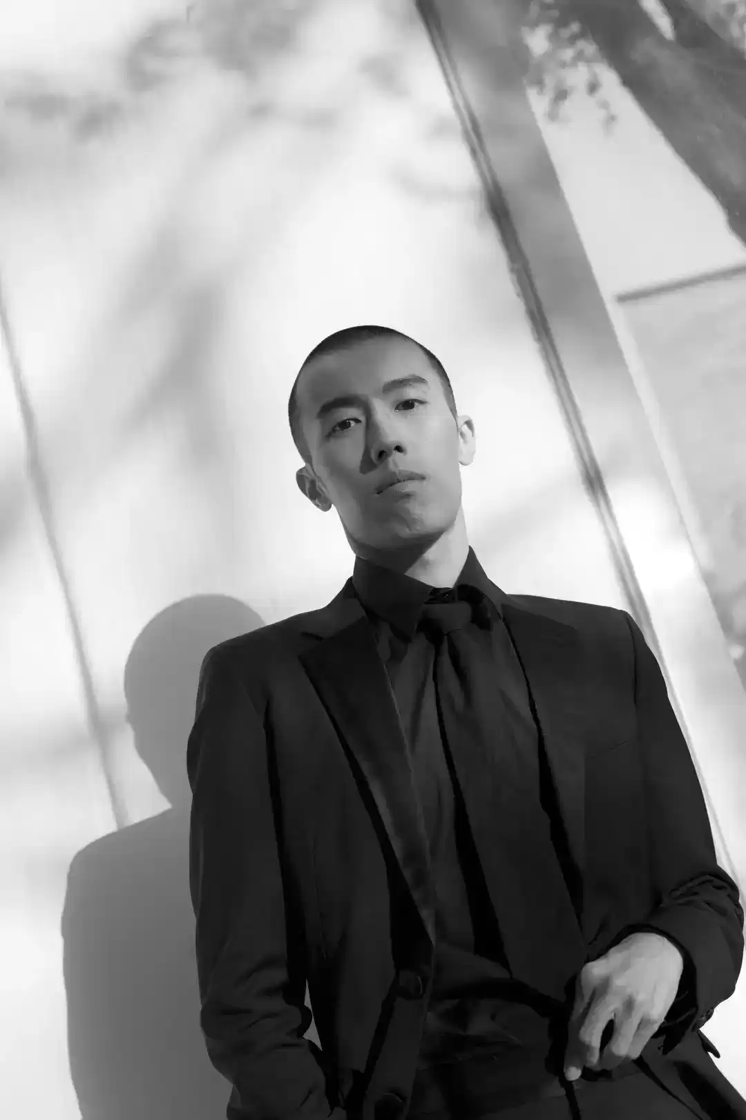 从广告男孩到影坛野马：周游的逆袭传奇