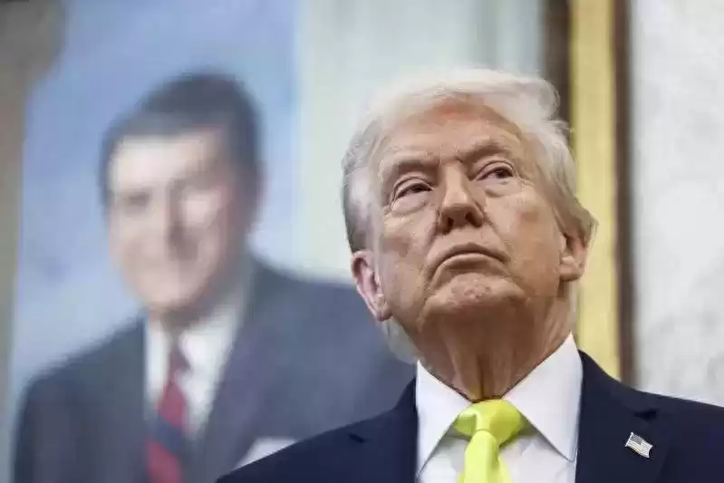 引爆国际风暴：死人广告如何用雷根一句话点燃美加贸易大战？