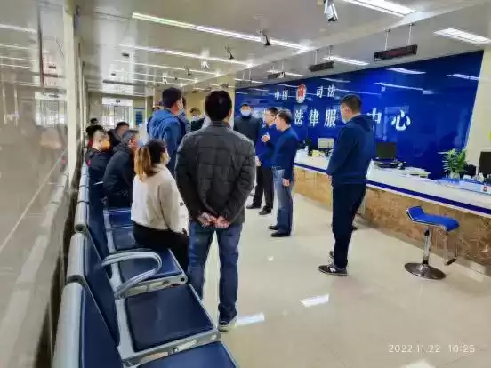 破局之道：东营调解小组巧解29名职工多元诉求的实战案例