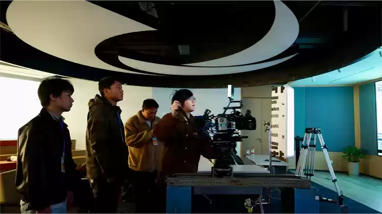 品牌视觉引爆点：公司广告片拍摄实战指南，用镜头定义市场