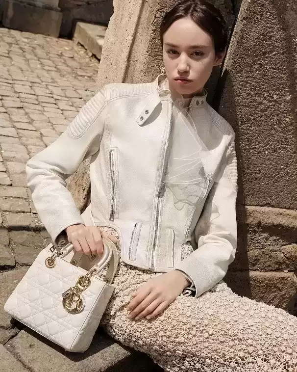 迪奥2026早春大片：精裁艺术与时尚语言的华丽交响！